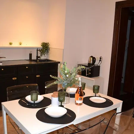 Madera House アパート カトヴィツェ